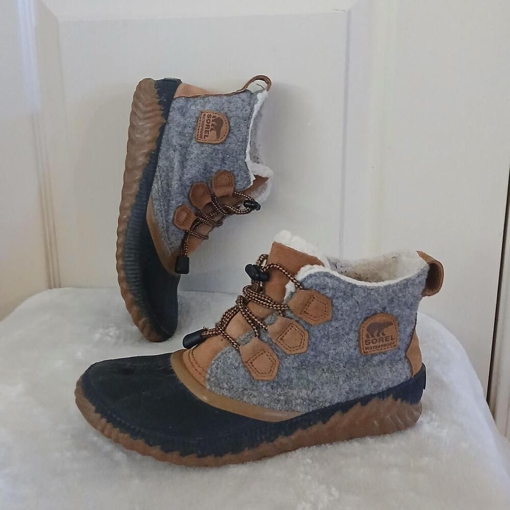 Sorel Out 'N About Plus Waterproof Duck Boots Gray Wool Tan Leather 6 Gorpcore